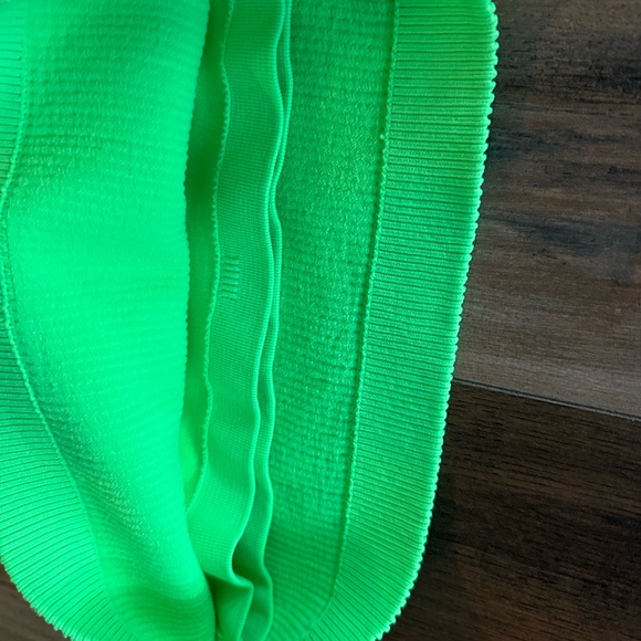 (SOLD)Aerie’ Women’s Seamless High Neck Bralette. Size X-Large - Picture 4 of 4